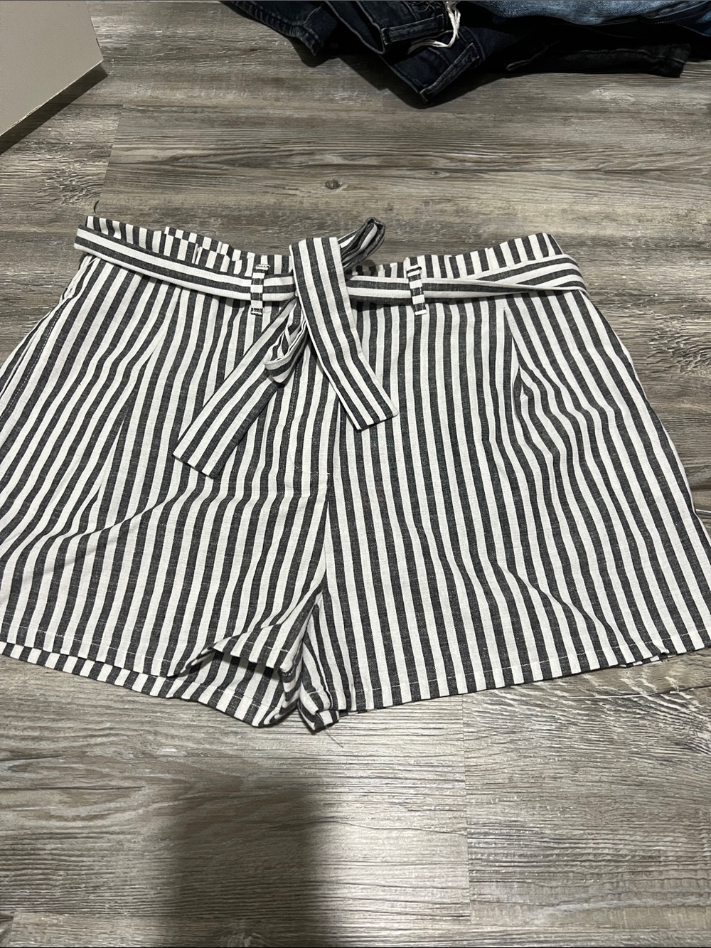 Love Tree Black & White Striped Tie-Belt Bermuda Shorts